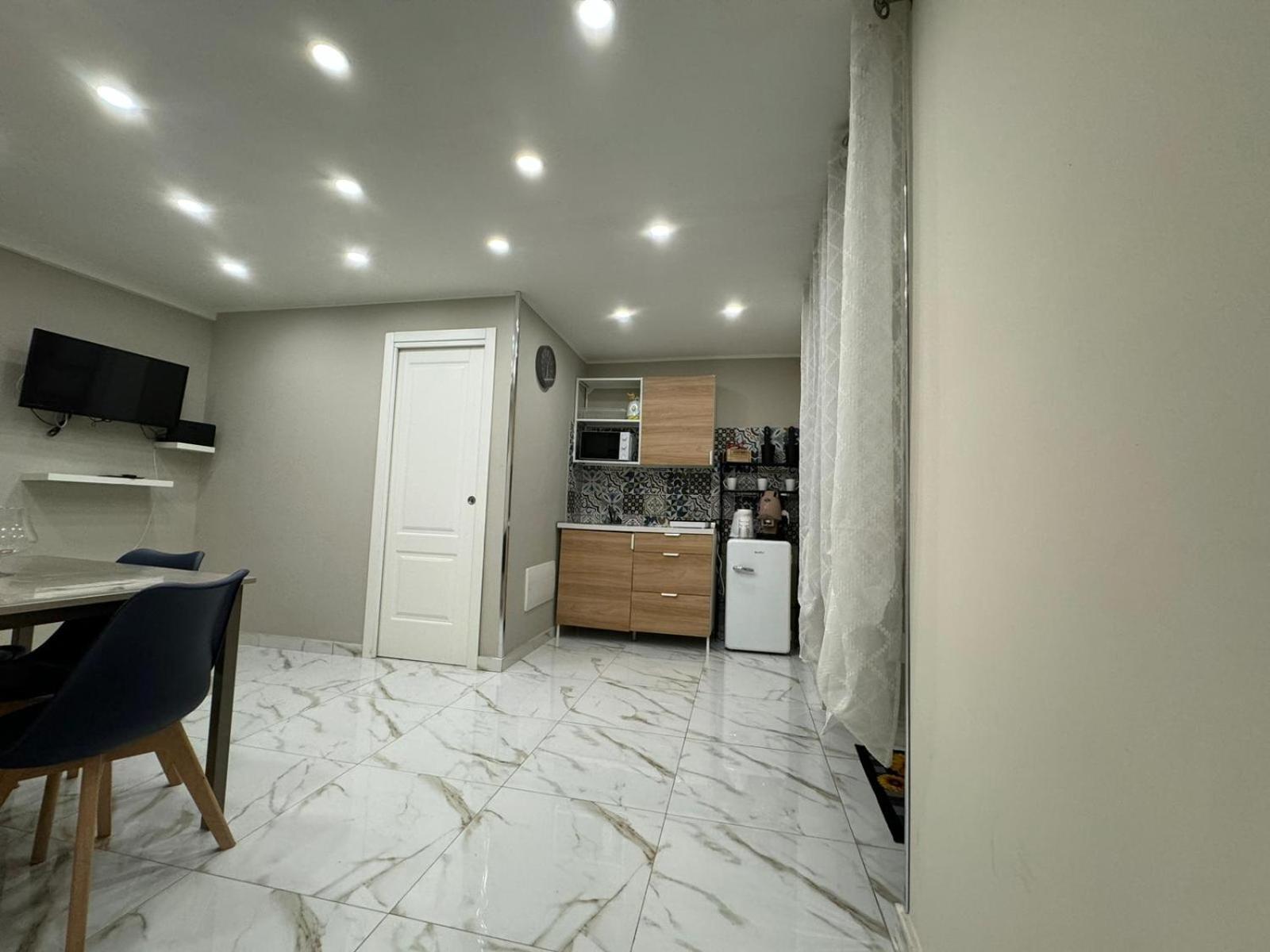 Pizzaiola'S Home เนเปิลส์ ภายนอก รูปภาพ